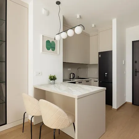 Warszawski Swit * Βαρσοβία